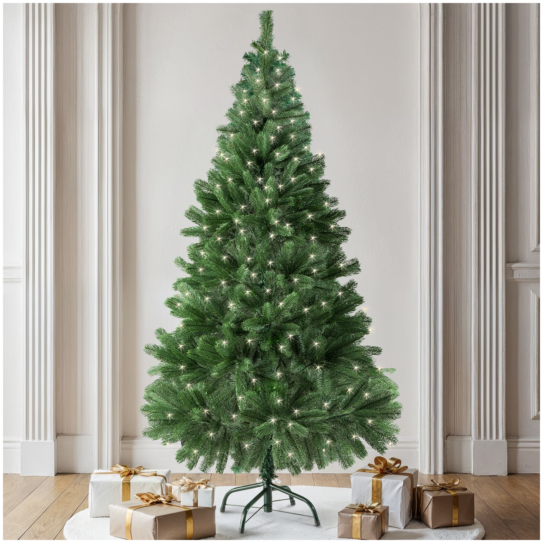 Konstgjord julgran med metallfot med naturtrogna barr - 140 cm, med ljusslinga av tectake